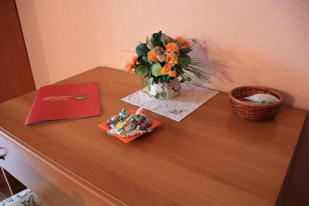 Hotel Bellevue Gignod Zimmer foto