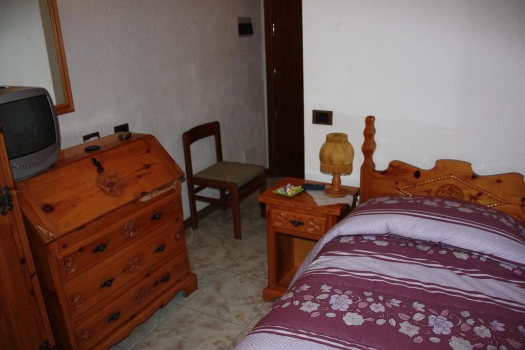 Hotel Bellevue Gignod Zimmer foto