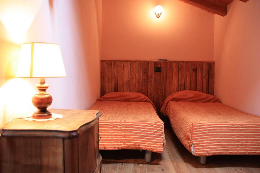 Hotel Bellevue Gignod Zimmer foto